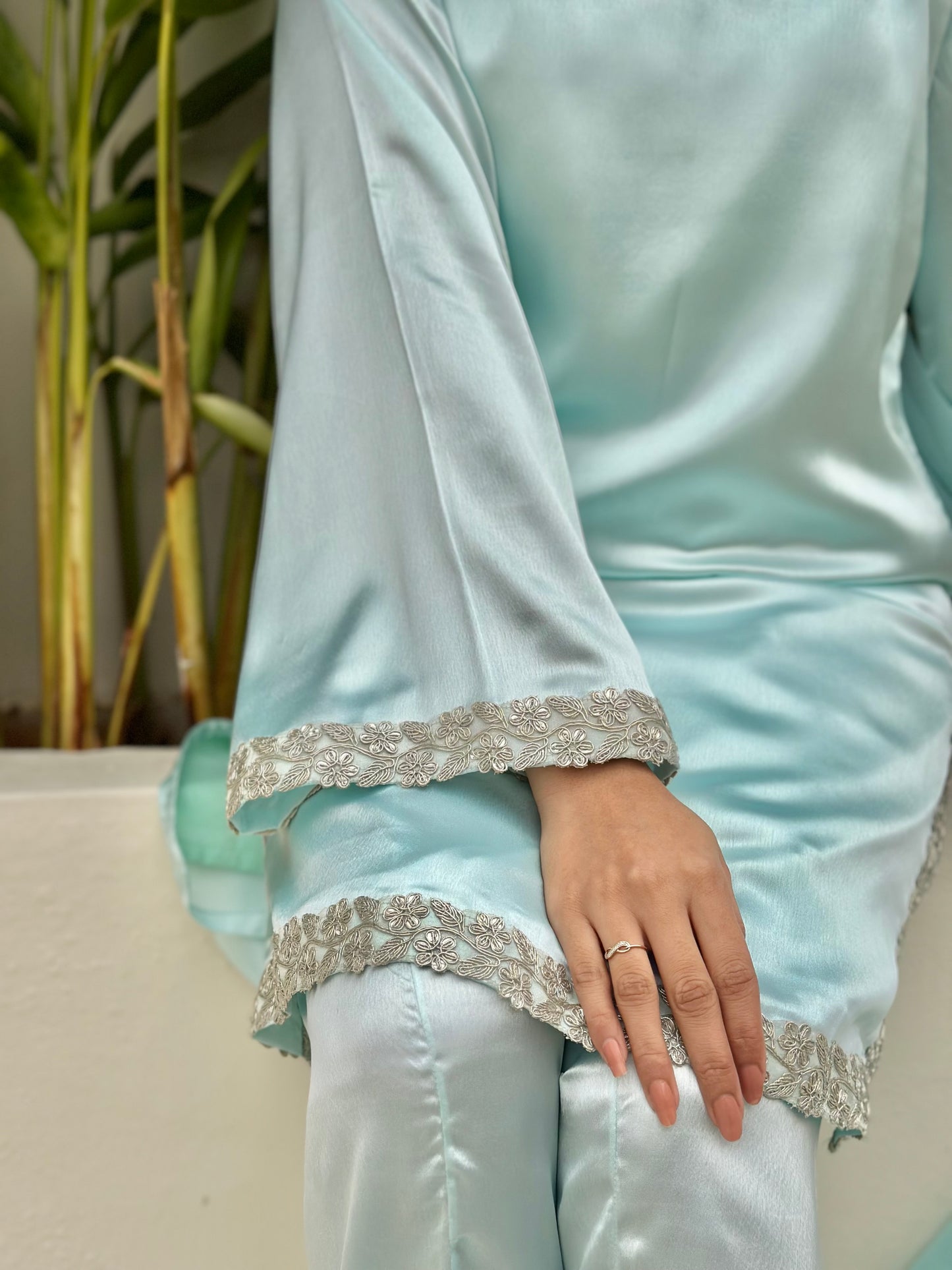 Falak Farshi Silk Set