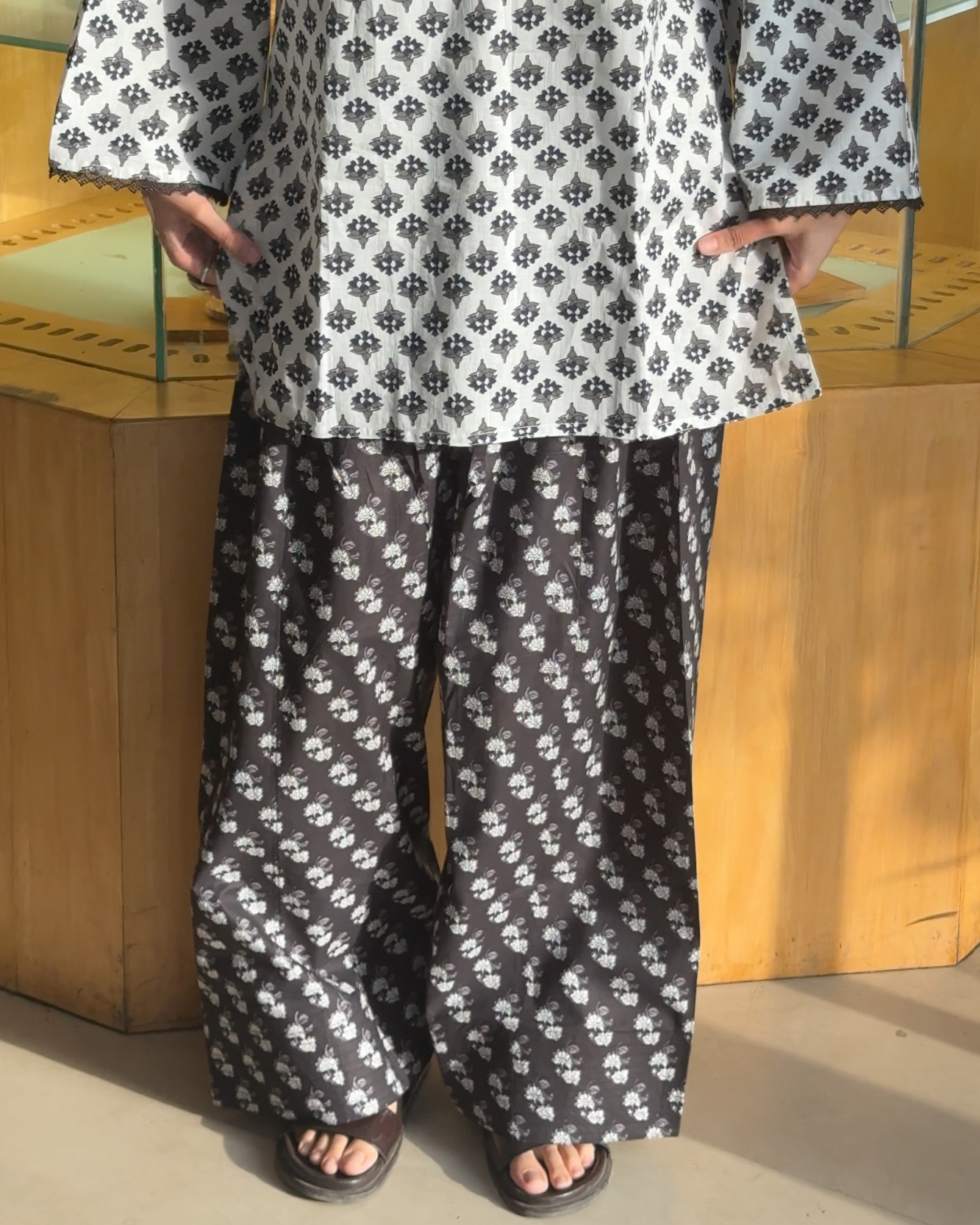 Black Boota Farshi set