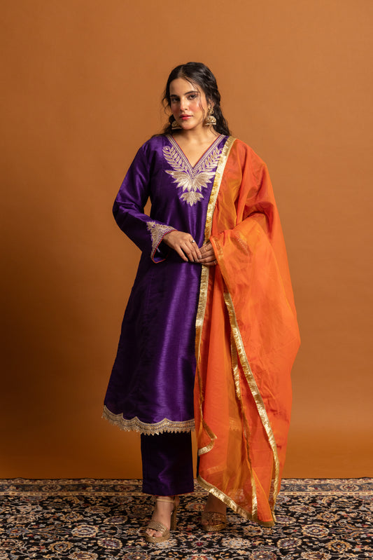 Gul Maheer Tilla Silk Pheran Set