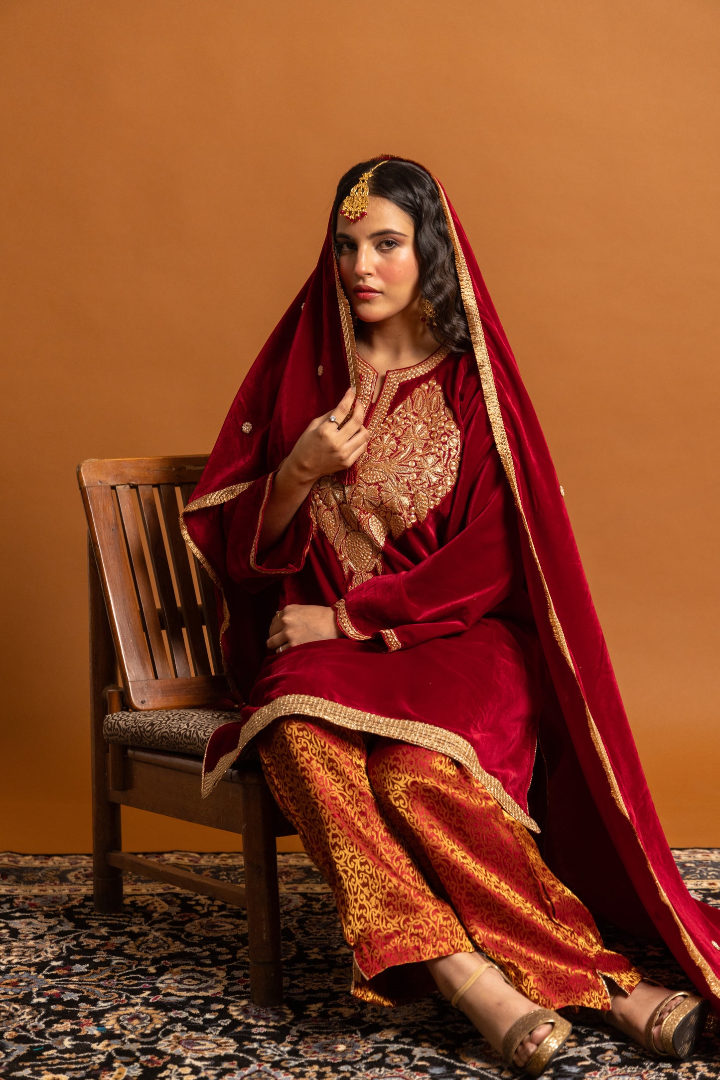 Gul Meerab Makhmal Tilla Pheran Set
