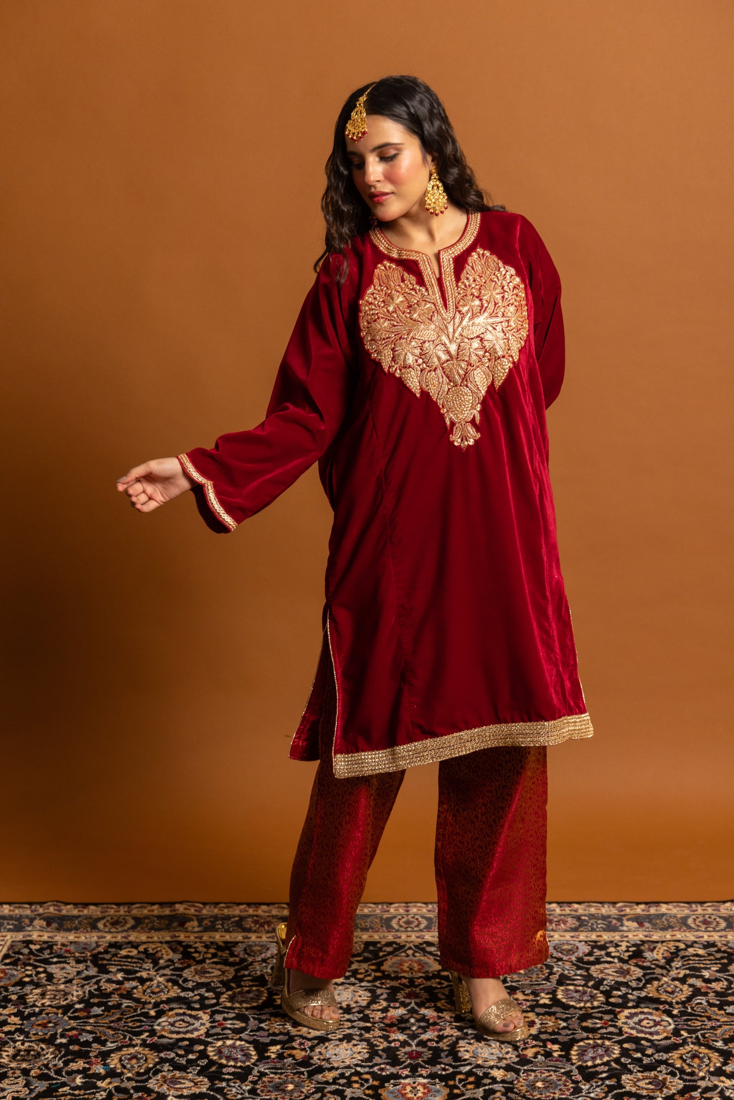 Gul Meerab Makhmal Tilla Pheran Set