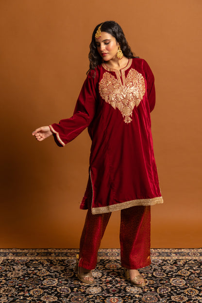 Gul Meerab Makhmal Tilla Pheran Set