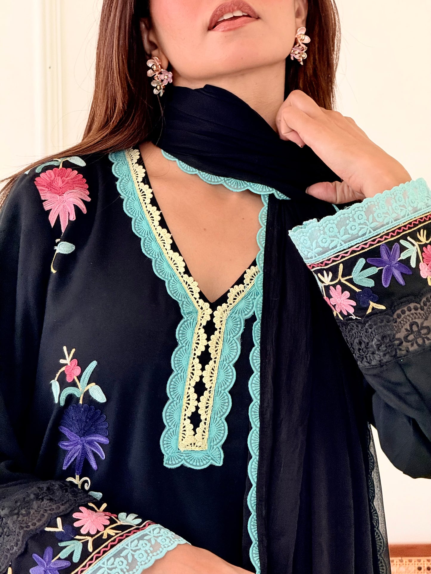 Eclipse black Kashmiri Embroidered cotton set